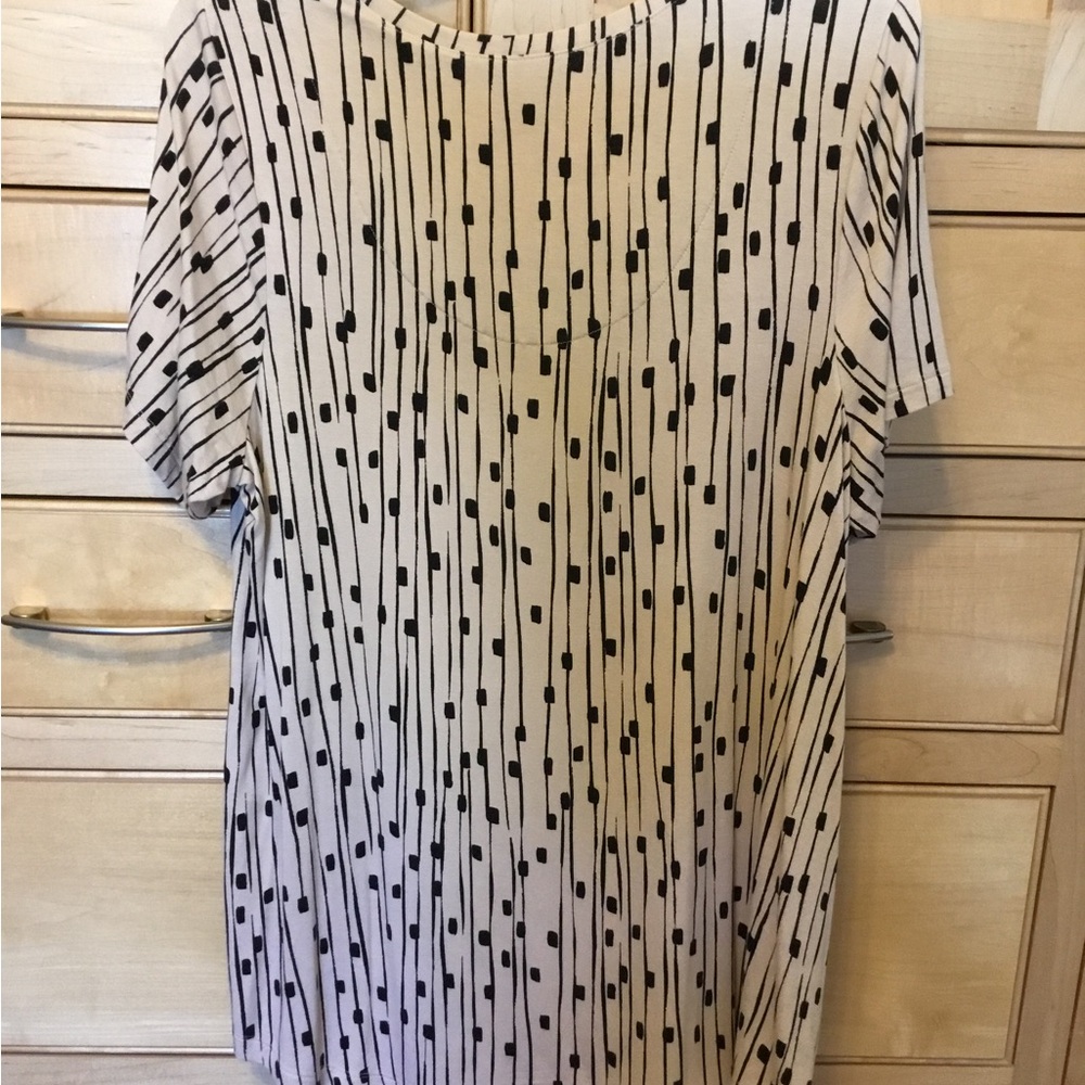 JM Collection Black & Cream 0X Patterned Top short sleeve scoop neck, dressy - Picture 3 of 8